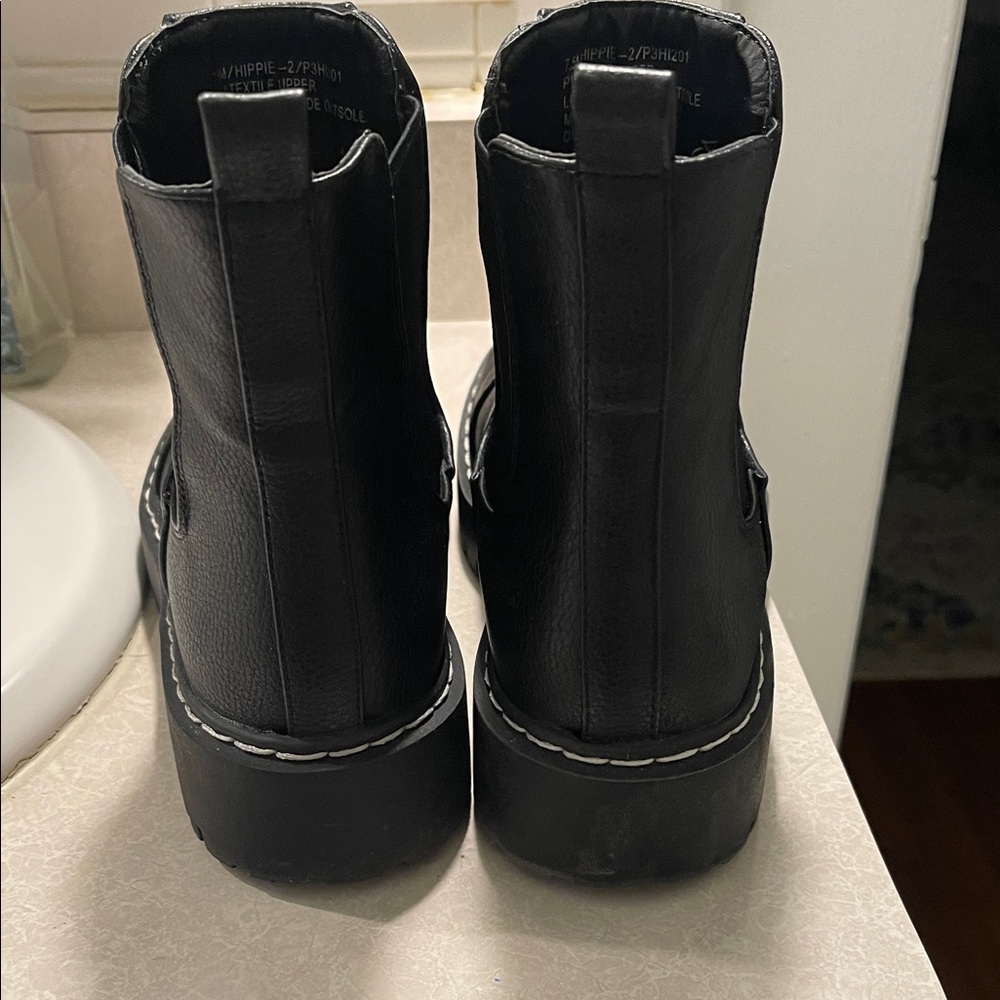 Black Leather Boots - Picture 4 of 5